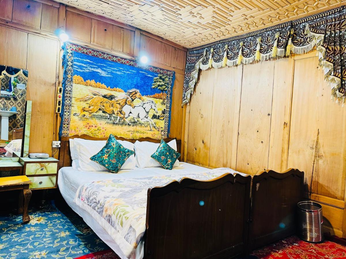Houseboat New Retreat Group Bed and Breakfast Σριναγκάρ Εξωτερικό φωτογραφία