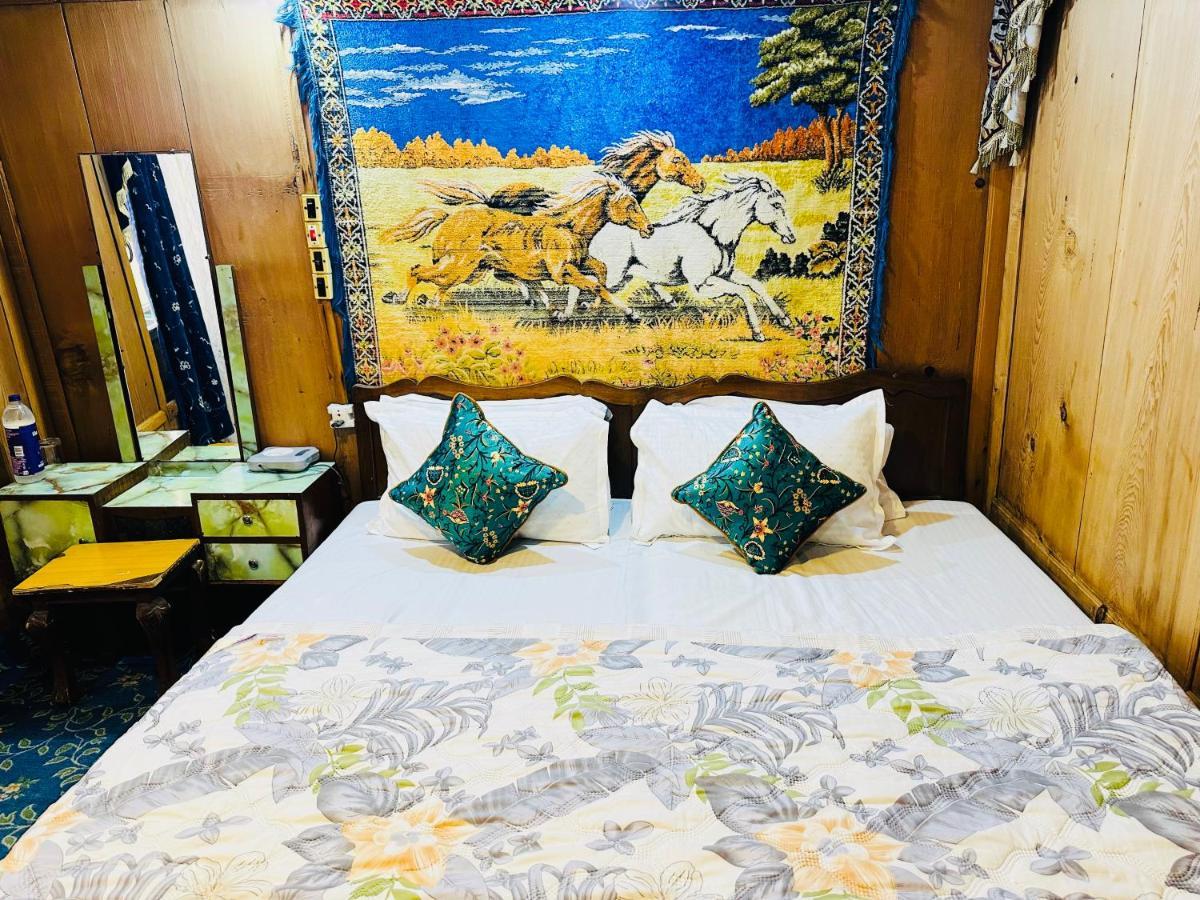 Houseboat New Retreat Group Bed and Breakfast Σριναγκάρ Εξωτερικό φωτογραφία